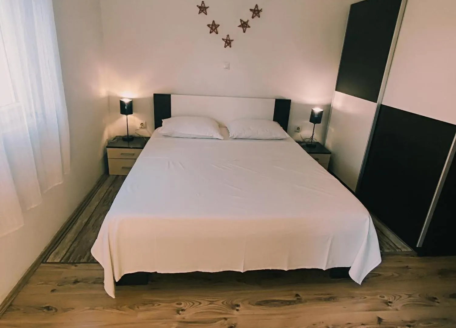 Apartments Andria زادار