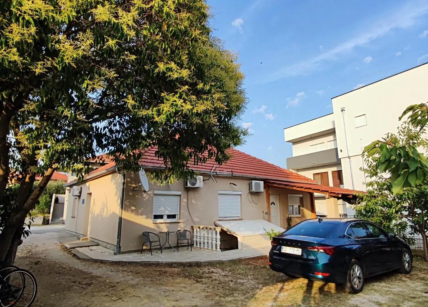 Apartments Andria زادار